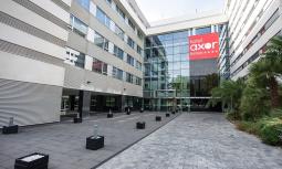 Axor Barajas Plus Hotel